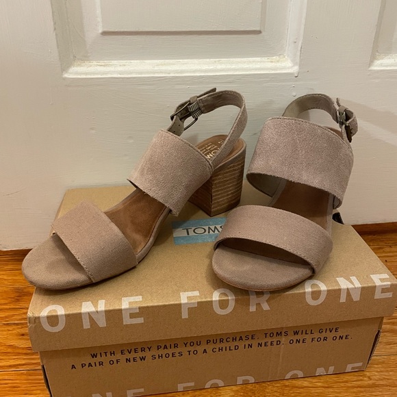 TOMS Sandals - Picture 6 of 6